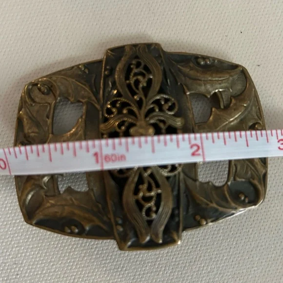 Large jewelry brooch pin. Measures approx.  2“ x 3“. Kinda copper/brass color. - Picture 6 of 7